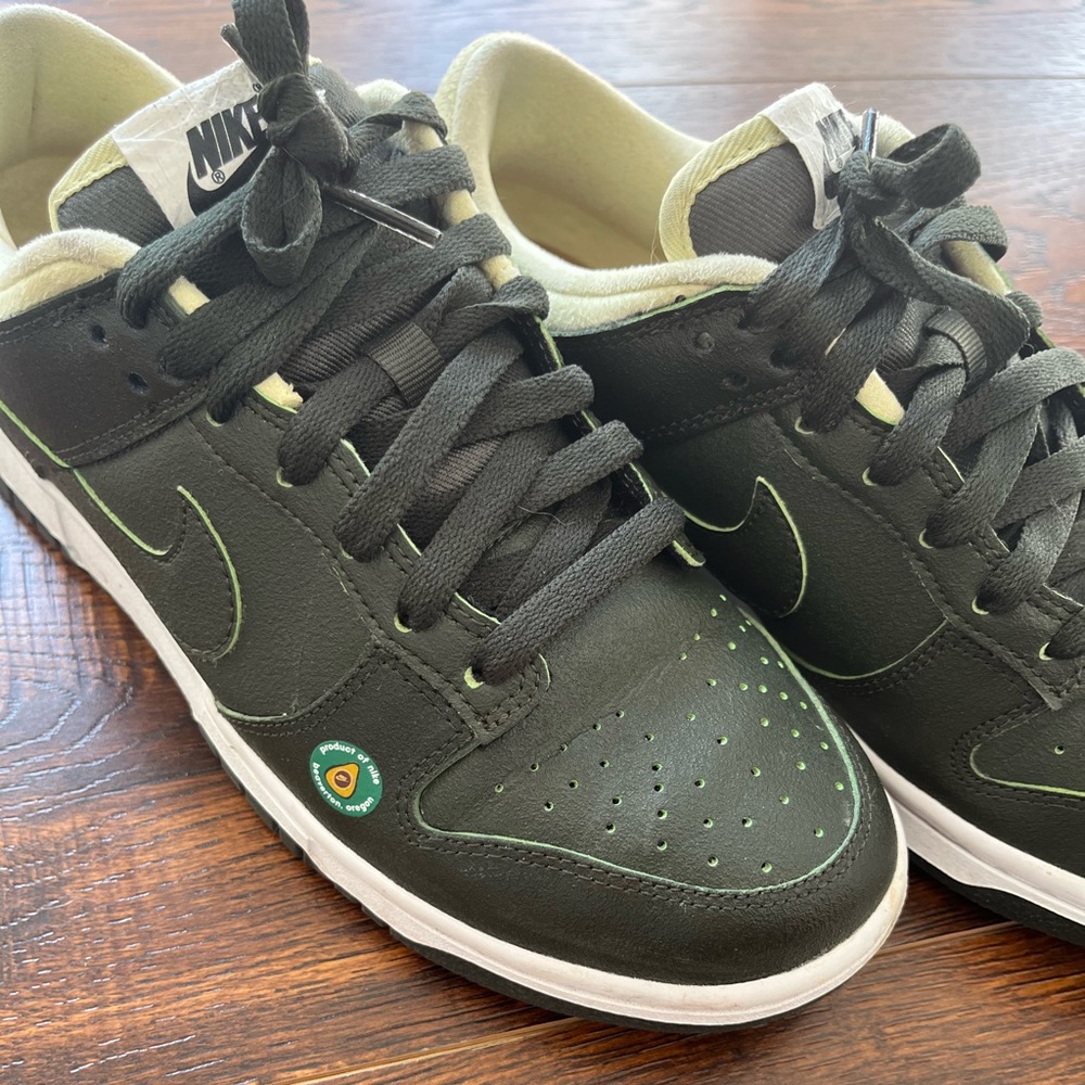 Nike Dunk Low Avocado - Picture 2 of 5